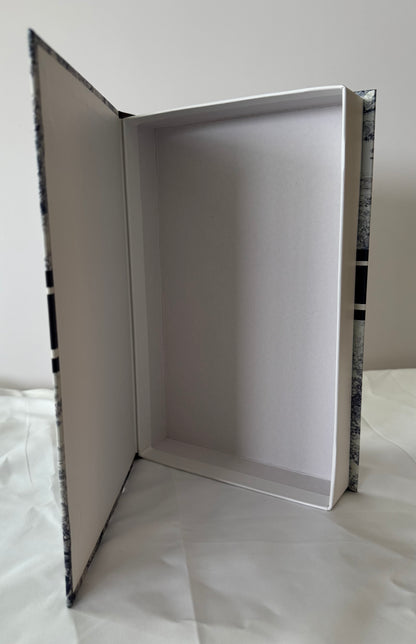 Aufklappbares Hardcover no. 3