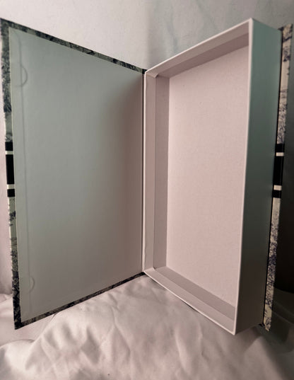 Aufklappbares Hardcover no. 8